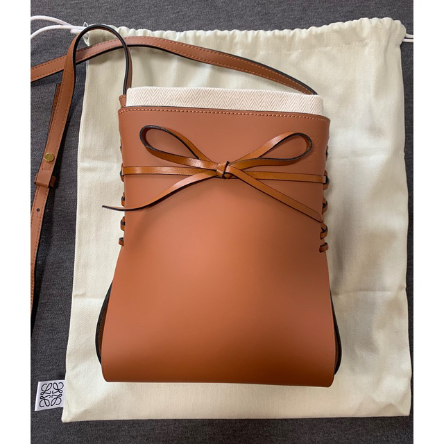 LOEWE(ロエベ)の【momo様専用】ロエベ イケバナ ショルダーバッグ タン レディースのバッグ(ショルダーバッグ)の商品写真