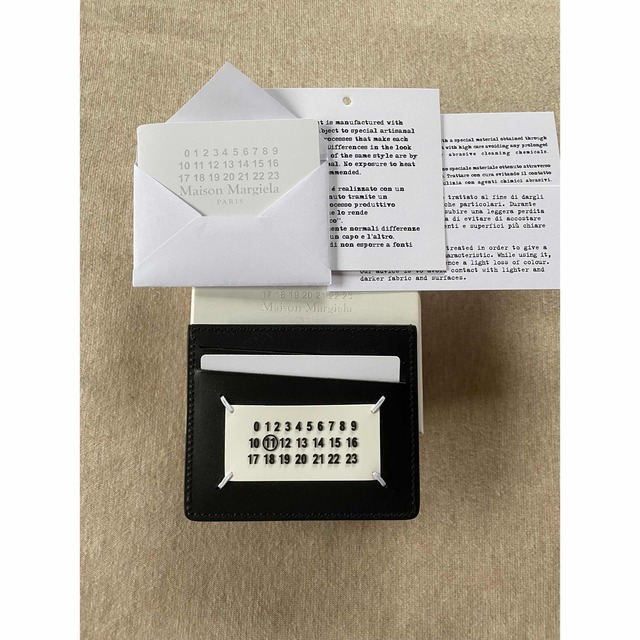 Maison Martin Margiela(マルタンマルジェラ)の黒新品 メゾン マルジェラ スプラッシュ カレンダータグ カードケース 財布 メンズのファッション小物(長財布)の商品写真