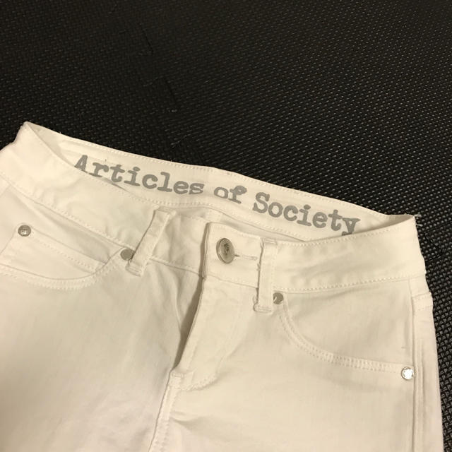 Articles Of Society ホワイトスキニー レディースのパンツ(スキニーパンツ)の商品写真