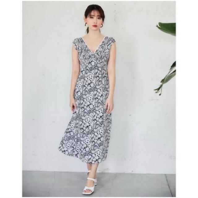 SNIDEL(スナイデル)の新品未使用herlipto Lace Trimmed Floral Dress レディースのワンピース(ロングワンピース/マキシワンピース)の商品写真