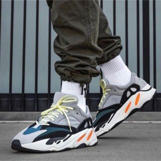 【新品】YEEZY BOOST700