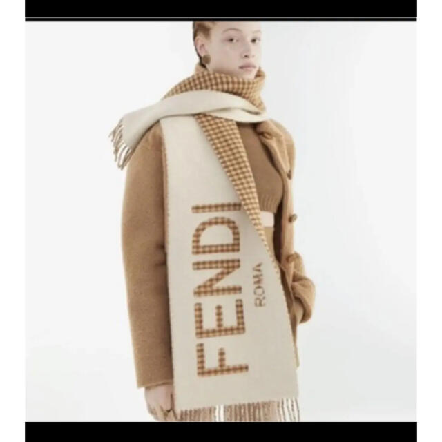 倉庫 値引き‼️FENDI マフラーイタリア製