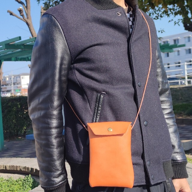 本革ヌメ革 レザーサコッシュ 栃木レザー キャメルオレンジ スマホ