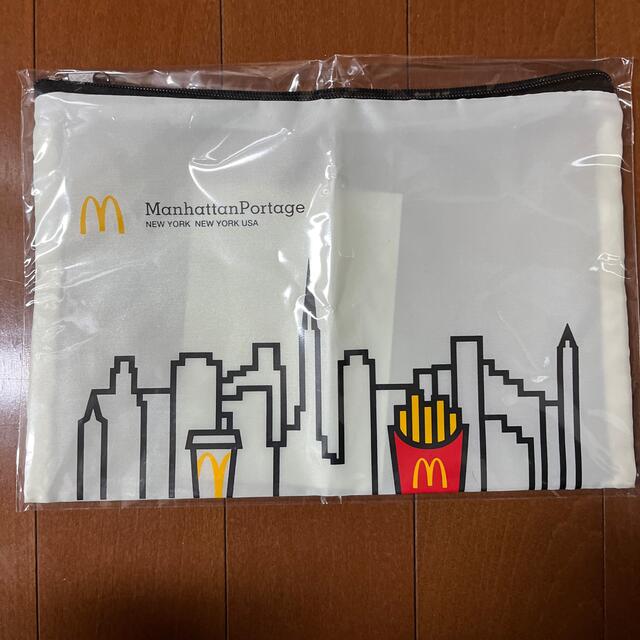 マクドナルドナルド　福袋　ポーチ エンタメ/ホビーのコレクション(ノベルティグッズ)の商品写真