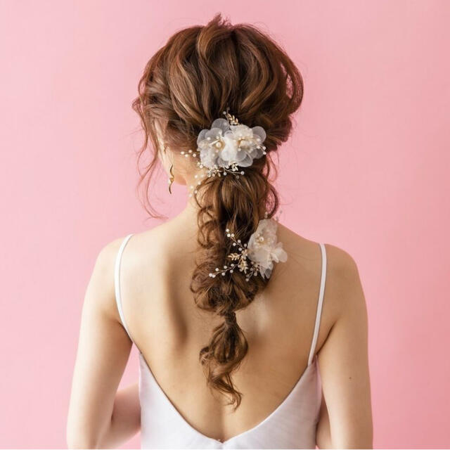 ブライダルアクセサリー　フラワーモチーフ レディースのヘアアクセサリー(バレッタ/ヘアクリップ)の商品写真