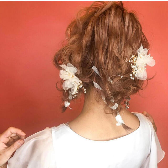 ブライダルアクセサリー　フラワーモチーフ レディースのヘアアクセサリー(バレッタ/ヘアクリップ)の商品写真