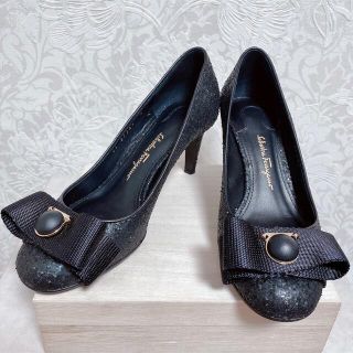 サルヴァトーレフェラガモ(Salvatore Ferragamo)のSalvatore Ferragamo サルバトーレフェラガモ ヴァラ パンプス(ハイヒール/パンプス)