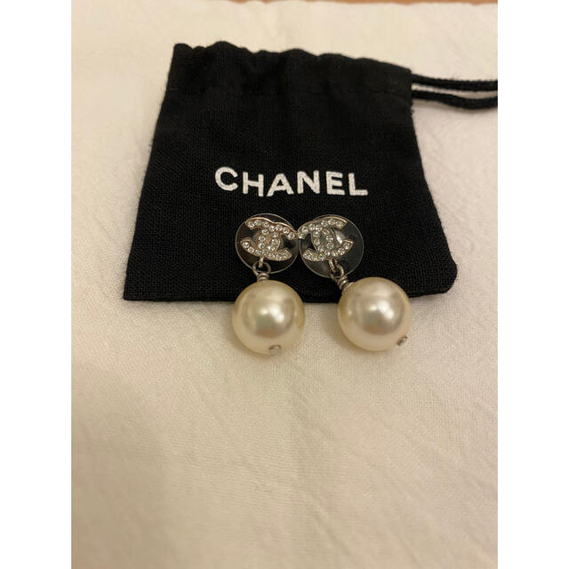 CHANEL(シャネル)のシャネル　パール　ピアス レディースのアクセサリー(ピアス)の商品写真