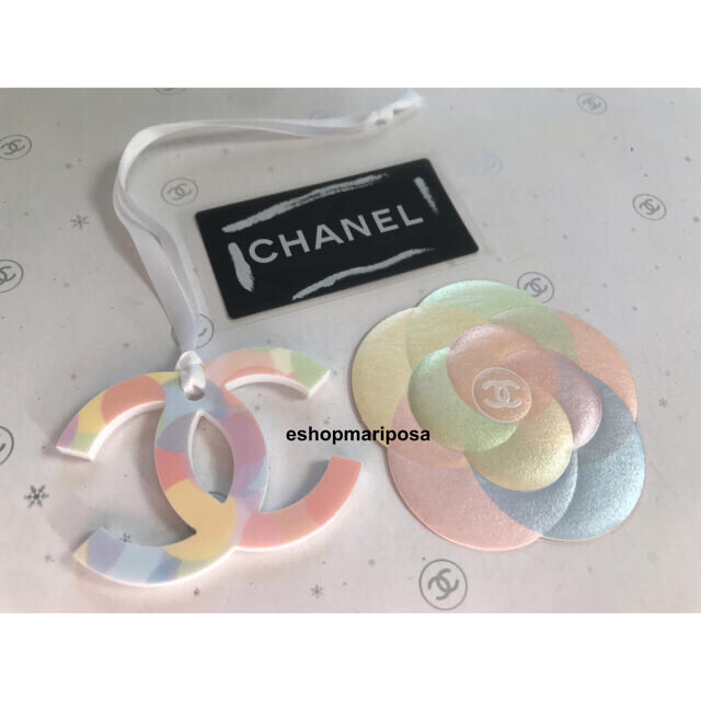 CHANEL(シャネル)のシャネル🎀ココチャーム2種+カメリアステッカー+ロゴシール黒  レディースのアクセサリー(チャーム)の商品写真