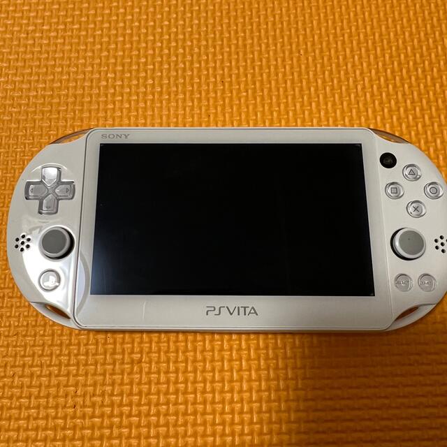 PlayStation®Vita（PCH-2000シリーズ） Wi-Fiモデル…本体