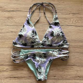 匿名配送 花柄 ビキニ 水着 オシャレ かわいい 個性的(水着)