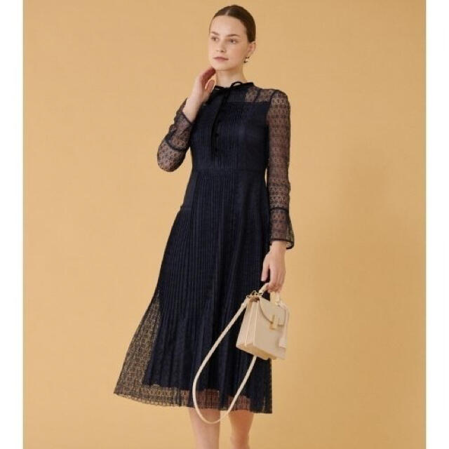 SNIDEL(スナイデル)の美品 CELFORD セルフォード  ボウタイレースワンピース レディースのフォーマル/ドレス(ミディアムドレス)の商品写真