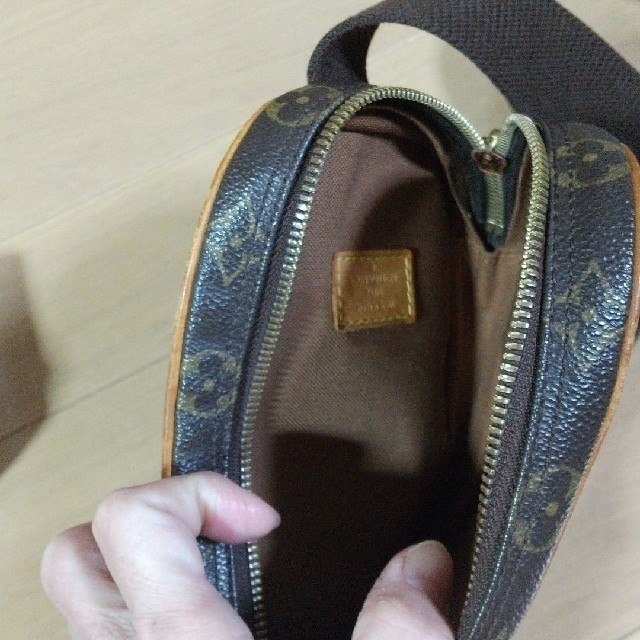 LOUIS VUITTON(ルイヴィトン)のルイヴィトン　　ガンジュ　ボディバッグ　kottes様専用 メンズのバッグ(ボディーバッグ)の商品写真