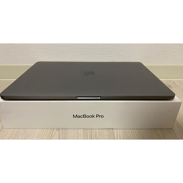 Apple MacBook Pro 2017 15インチ スペースグレー