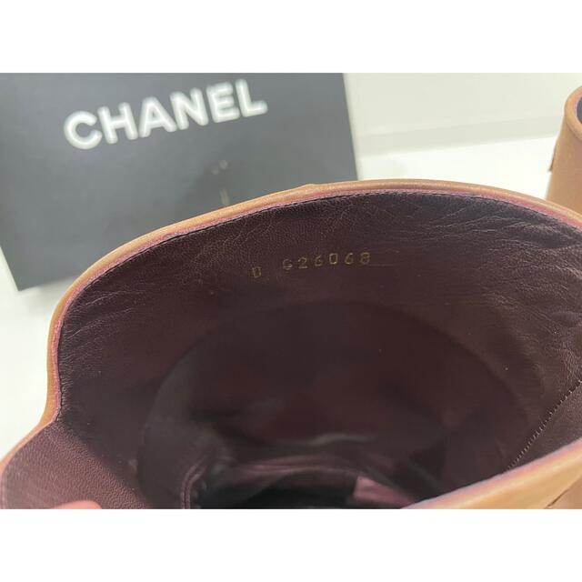 CHANEL(シャネル)のyo!様専用　正規品　美品　CHANEL シャネル　ブーツ　ココマーク  レディースの靴/シューズ(ブーツ)の商品写真