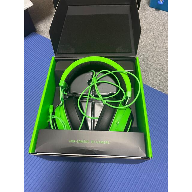 LAZER(レイザー)のゲーミングヘッドセット Razer レイザー Kraken Green スマホ/家電/カメラのオーディオ機器(ヘッドフォン/イヤフォン)の商品写真