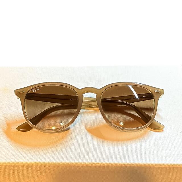 在庫一掃!処分価格!正規品RayBan レイバン RB4258F-6166 13