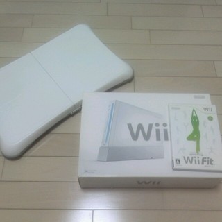ニンテンドウ(任天堂)のまくまく様専用・送料込み・Wii ホワイトセット+リモコン(家庭用ゲーム機本体)