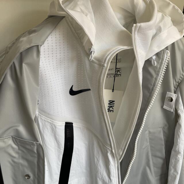 sacai(サカイ)の新品　sacai nike ナイロンジャケット メンズのジャケット/アウター(ナイロンジャケット)の商品写真