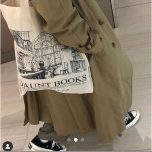 Harrods(ハロッズ)の日本未発売 新品 Daunt Books エコバッグ トートバッグ レディースのバッグ(エコバッグ)の商品写真