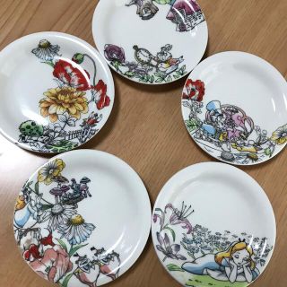 ディズニー(Disney)の値下げ！美品　ディズニーDisney 不思議の国のアリス　小皿　5枚セット(食器)