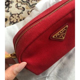 PRADA プラダ  ポーチ　イタリア　レッド　赤　新品未使用