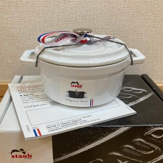 ストウブ(STAUB)のレア限定【新品未使用】staub ココットラウンド10cm ホワイト(鍋/フライパン)