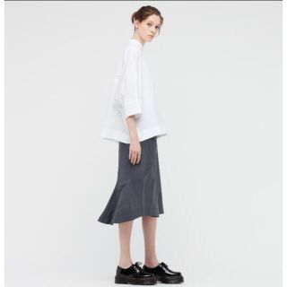 ユニクロ(UNIQLO)のシルクプレンドフレアースカート(ひざ丈スカート)