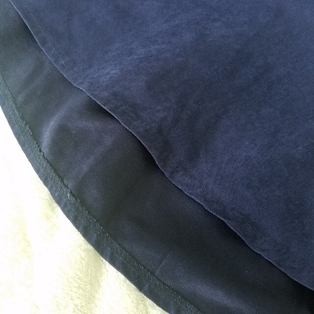 rivet & surge(リベットアンドサージ)の膝丈フレアスカート ウエストゴム M～L フリーサイズ 無地 ネイビー 秋冬 レディースのスカート(ひざ丈スカート)の商品写真