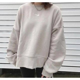 ナイキ(NIKE)のNIKE WS NSW CL フリース L/S クルー　ベージュ　新品(トレーナー/スウェット)