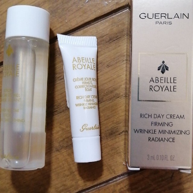 GUERLAIN(ゲラン)のゲラン GUERLAIN アベイユ ロイヤル リッチクリーム 3mL ミニサイズ コスメ/美容のスキンケア/基礎化粧品(美容液)の商品写真