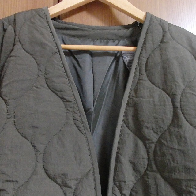 INNOWAVE キルティングコート ガウン カーキ レディースのジャケット/アウター(ロングコート)の商品写真