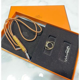 エルメス(Hermes)の【新品未使用】HERMESネックレス キュリオジテ ペンダント(チャーム)