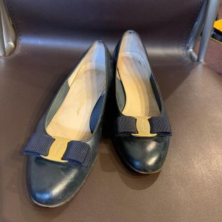 サルヴァトーレフェラガモ(Salvatore Ferragamo)の【フェラガモ】パンプス　ネイビー(ハイヒール/パンプス)