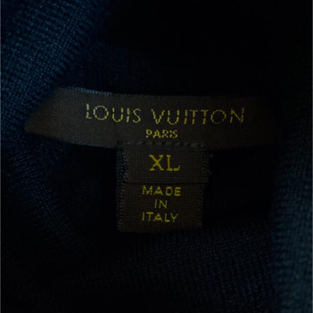 LOUIS VUITTON(ルイヴィトン)のヴィトンの上質でチャーム付チェーンがとてもお洒落なカシミヤタートルニット レディースのトップス(ニット/セーター)の商品写真