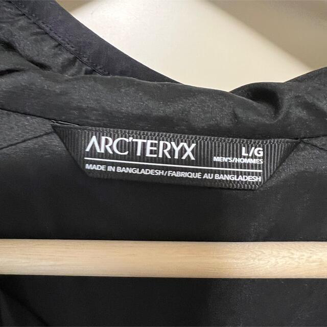 ARC'TERYX(アークテリクス)のアークテリクス　アトム LT フーディ メンズ　ブラック　Lサイズ メンズのジャケット/アウター(ダウンジャケット)の商品写真