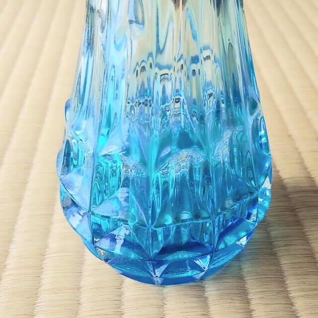 昭和レトロ】花瓶 ガラス 硝子青の通販 by 断捨離中|ラクマ 昭和レトロ】花瓶 ガラス 硝子青の通販 by 断捨離中|ラクマ