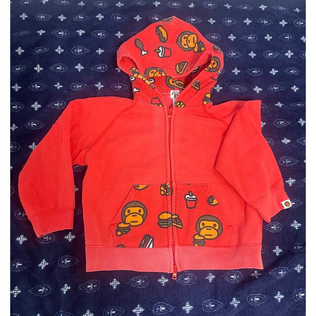 A BATHING APE(アベイシングエイプ)のAPE 120 パーカー 赤 キッズ/ベビー/マタニティのキッズ服男の子用(90cm~)(ジャケット/上着)の商品写真