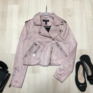 フォーエバートゥエンティーワン(FOREVER 21)のFOREVER21 ピンク 可愛い スエード ライダースジャケット(ライダースジャケット)