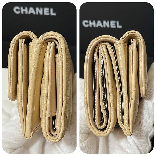 CHANEL(シャネル)の【きい様専用】超美品の可愛いベージュのコンパクト財布♡ レディースのファッション小物(財布)の商品写真