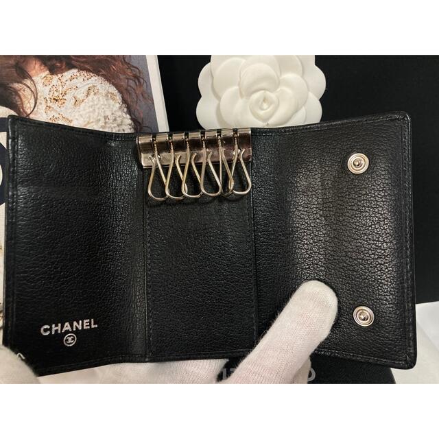 CHANEL(シャネル)の【美品】CHANEL シャネル カメリア 6連キーケース レディースのファッション小物(キーケース)の商品写真