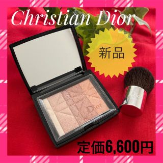 ディオール(Dior)の【新品未使用】ディオールスキン　シマーパウダー００２　フェイスパウダー　イタリア(フェイスパウダー)