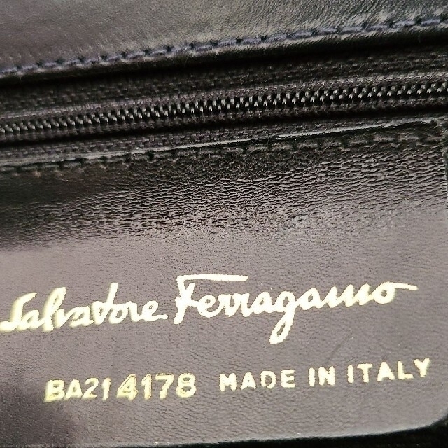 Salvatore Ferragamo(サルヴァトーレフェラガモ)のフェラガモ ヴァラリボン 2wayバッグ レザー ブラック 黒 BA14178 レディースのバッグ(リュック/バックパック)の商品写真