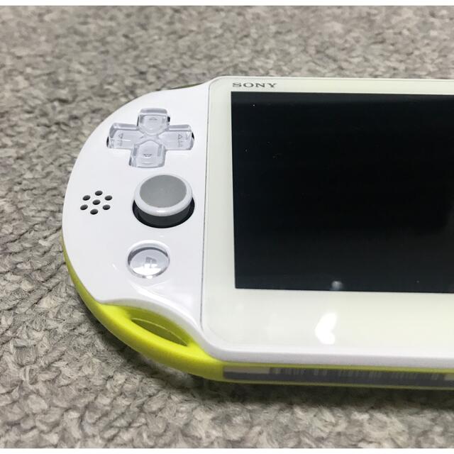 PlayStation Vita(プレイステーションヴィータ)のSONY PlayStationVITA 本体  PCH-2000 ZA13 エンタメ/ホビーのゲームソフト/ゲーム機本体(携帯用ゲーム機本体)の商品写真