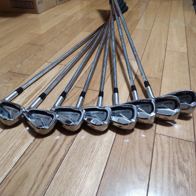 Srixon(スリクソン)のぷぷひろさん専用　スリクソン Z585 ８本セット スポーツ/アウトドアのゴルフ(クラブ)の商品写真