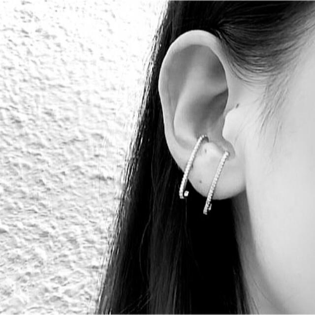 TOGA(トーガ)のstraight ear cuf earrings / silver /#205 レディースのアクセサリー(イヤーカフ)の商品写真