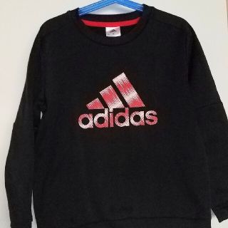 アディダス(adidas)のアディダス　１３０㌢トレーナー(Tシャツ/カットソー)