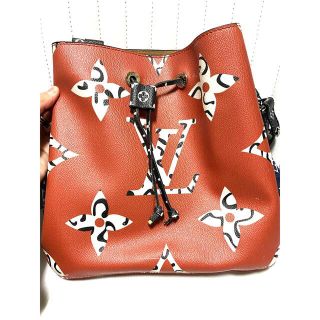 ルイヴィトン(LOUIS VUITTON)の〜NAO様(仮)〜ルイ・ヴィトン／モノグラムジャングル ネオノエ (ショルダーバッグ)