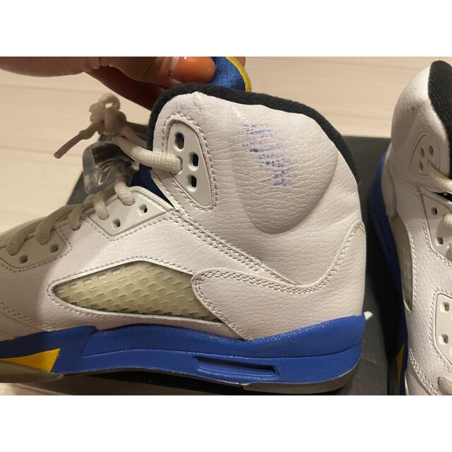 NIKE(ナイキ)のNIKE - AIR JORDAN 5 RETRO " LANEY " レディースの靴/シューズ(スニーカー)の商品写真