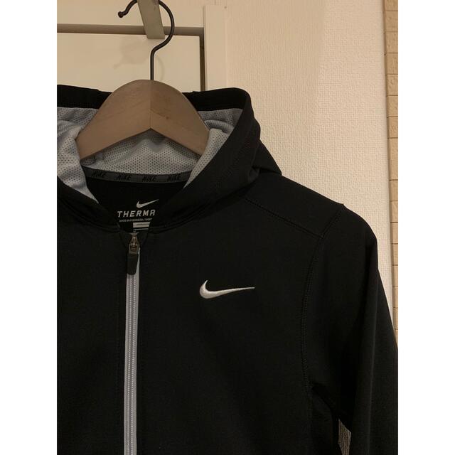 NIKE(ナイキ)のNIKE パーカー　ワンポイント レディースのトップス(パーカー)の商品写真